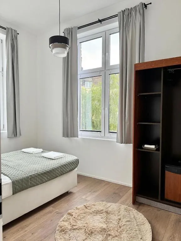 Heaven Homes - Privatzimmer In Der Naehe Von Hbf Dusseldorf Homestay