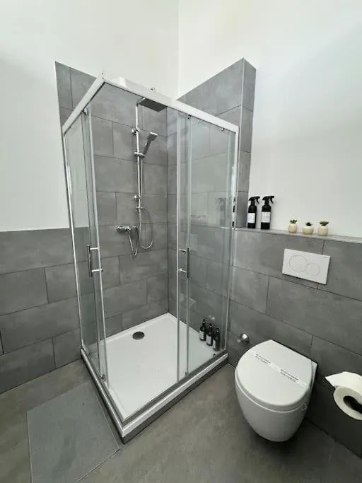 Heaven Homes - Privatzimmer In Der Naehe Von Hbf Dusseldorf Homestay